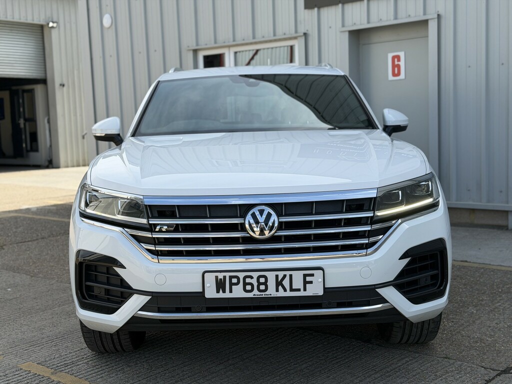 Volkswagen Touareg 3.0 Tdi V6 R-line White #3