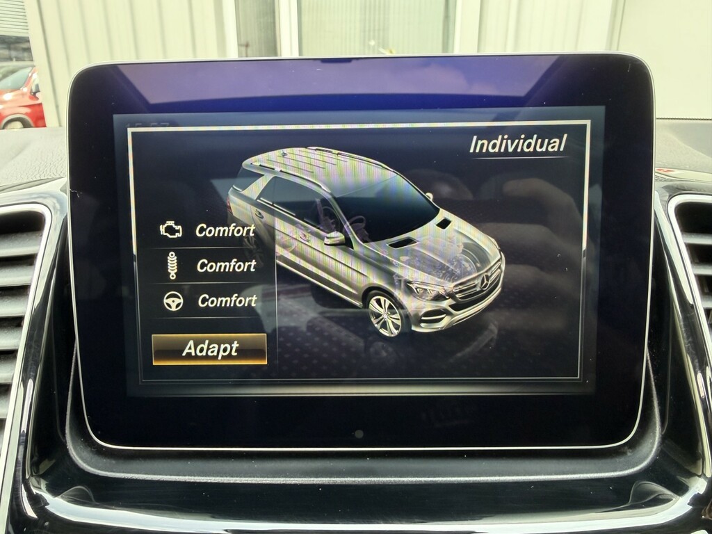 Mercedes-Benz GLE Class 2017 3.0 Gle350d V6 Amg Line Premium Plus G-tron White #46