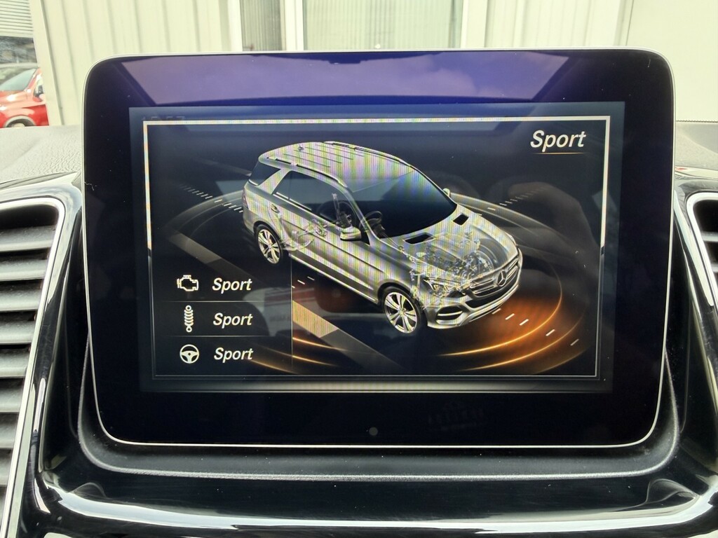 Mercedes-Benz GLE Class 2017 3.0 Gle350d V6 Amg Line Premium Plus G-tron White #44