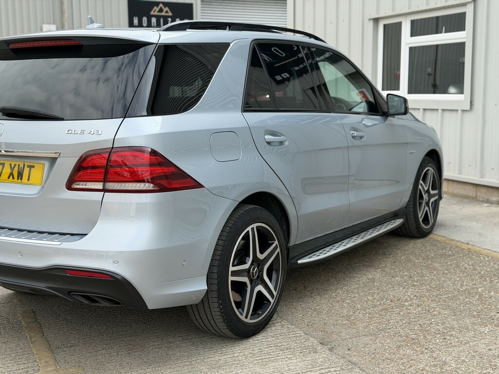 Mercedes-Benz GLE Class 2017 3.0 Gle350d V6 Amg Line Premium Plus G-tron White #14