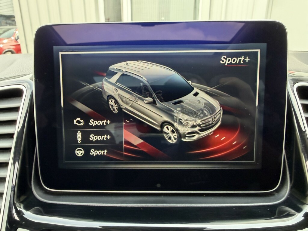 Mercedes-Benz GLE Class 2017 3.0 Gle350d V6 Amg Line Premium Plus G-tron White #45