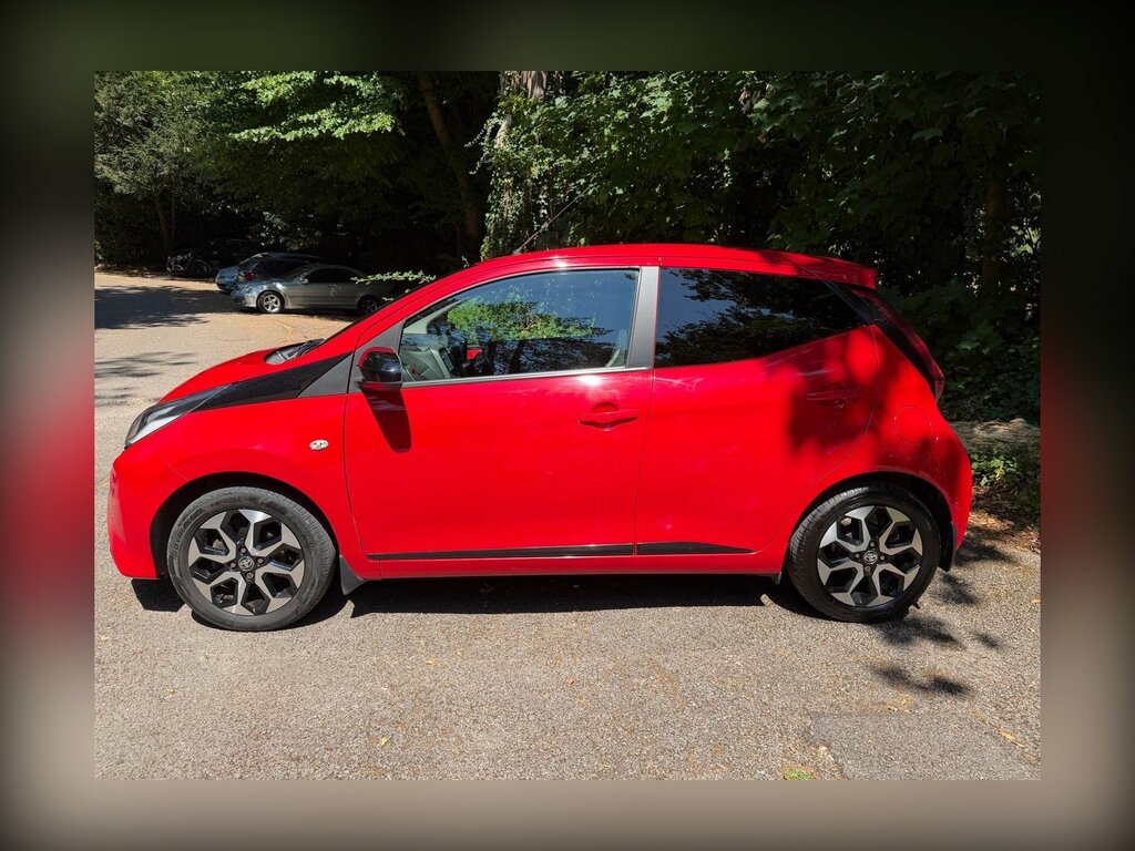 Toyota Aygo 1.0 Vvt-i X-trend Euro 6 DE69LFN Red #2
