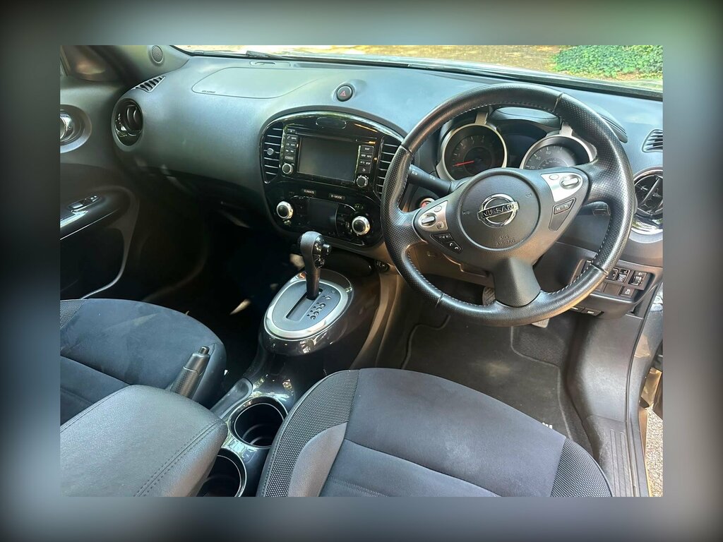 Nissan Juke Hatchback Tekna Black #21