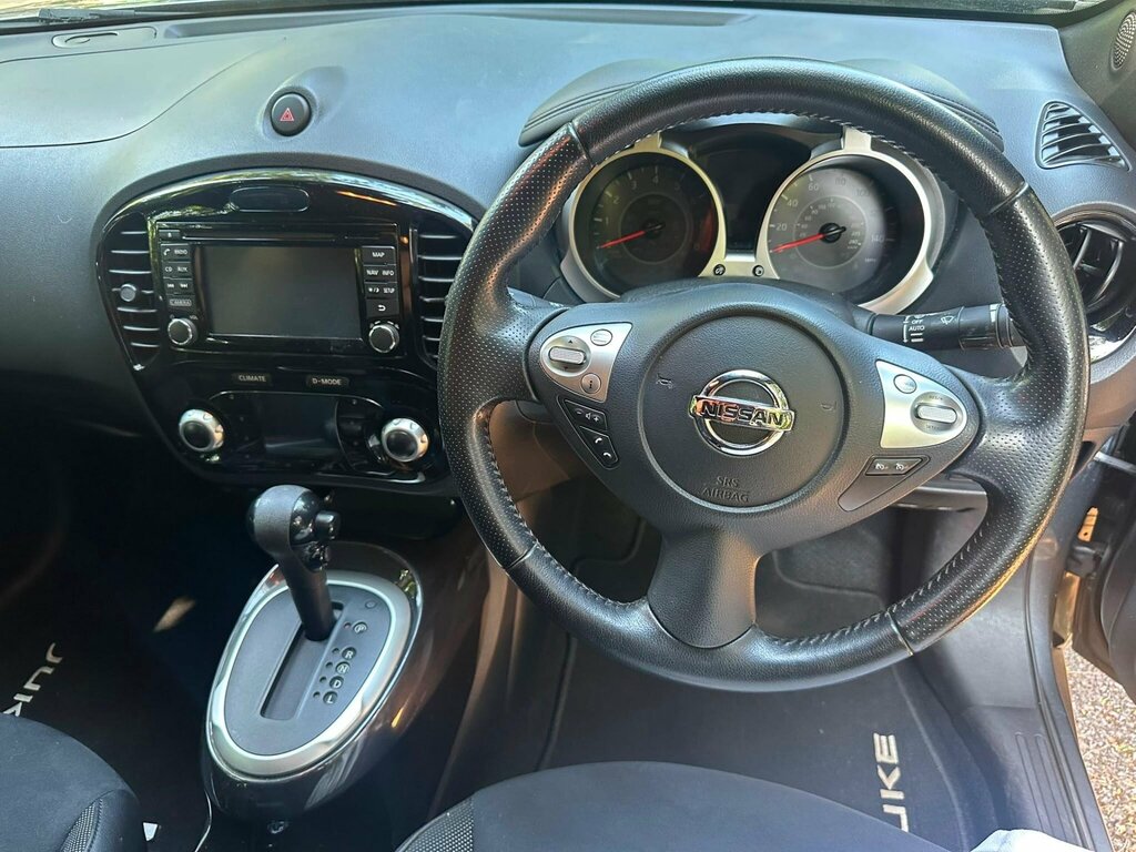 Nissan Juke Hatchback Tekna Black #17