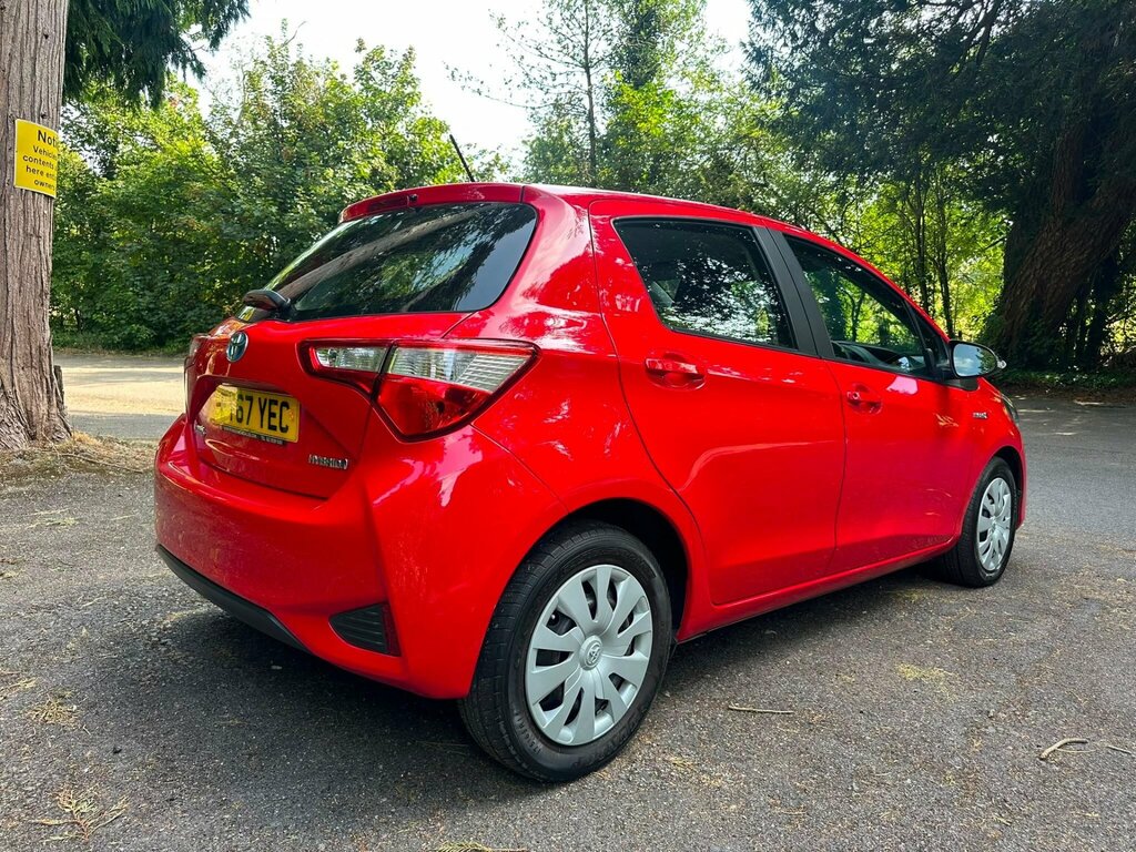 Toyota Yaris 1.5 Vvt-h Active E-cvt Euro 6 Ss Red #4