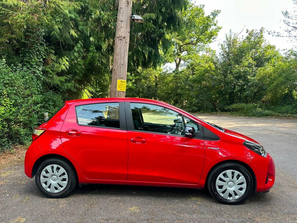 Toyota Yaris 1.5 Vvt-h Active E-cvt Euro 6 Ss Red #6