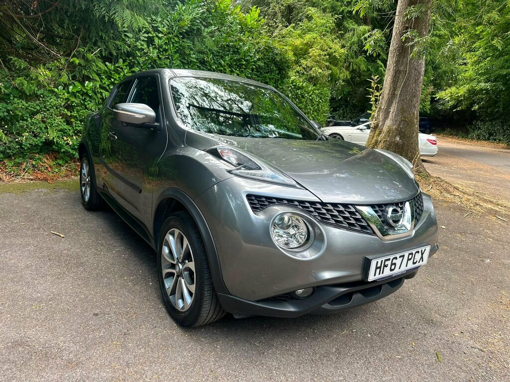 Nissan Juke 1.2 Tekna Dig-t Red #2