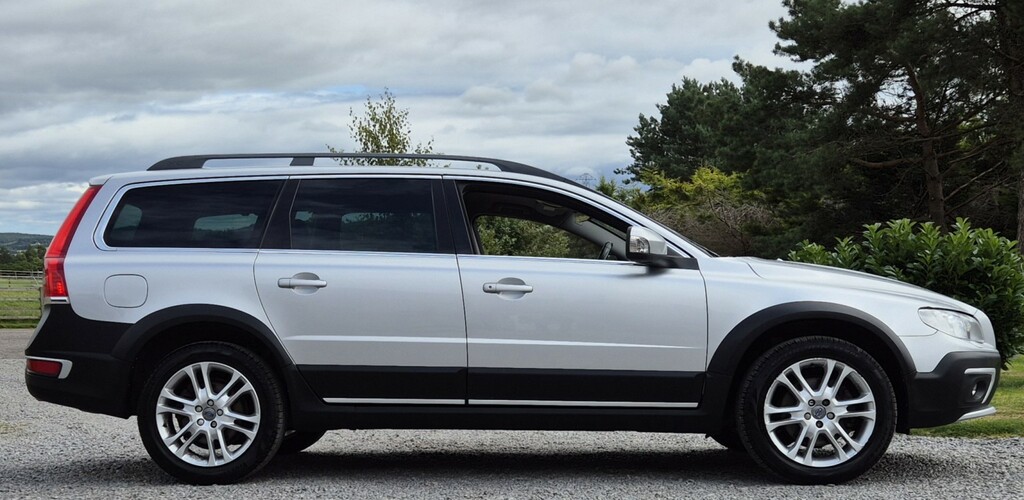 Volvo XC70 Estate 2.4 Se Lux D5 Awd 215Hp 2015 Silver #4