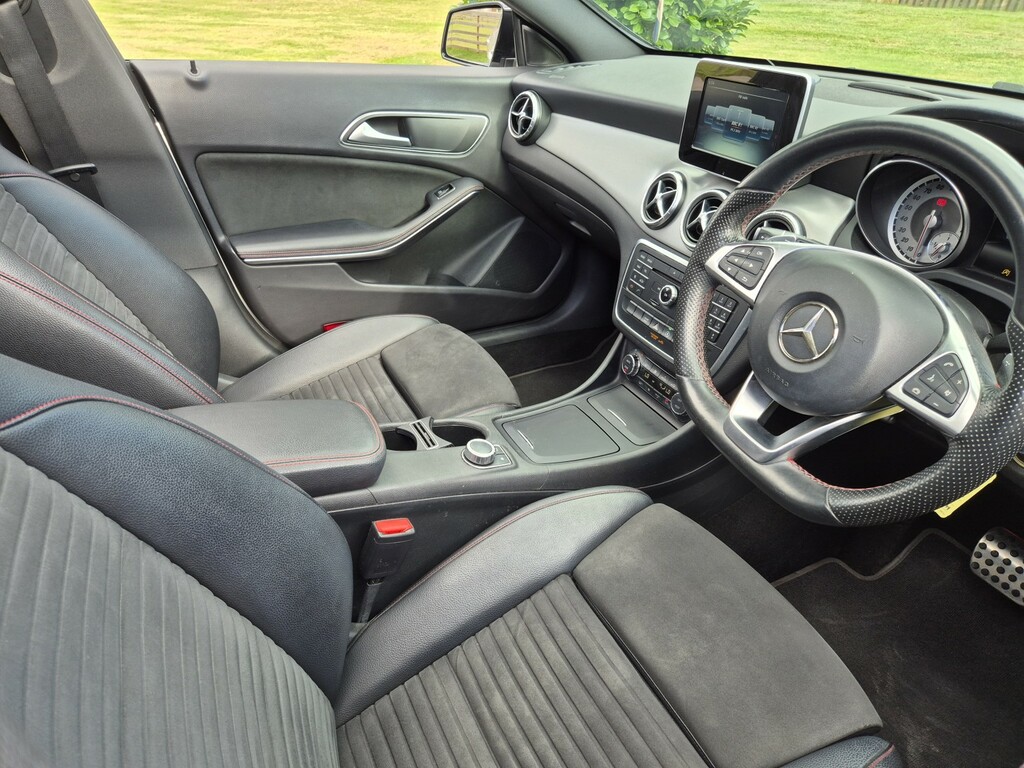 Mercedes-Benz CLA Class Cla 220 D Amg Line Black #9