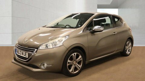 Peugeot 208 1.2 Vti Allure Grey #2
