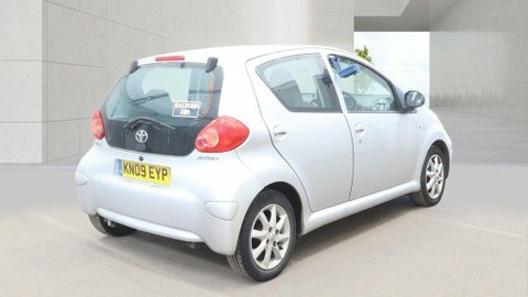 Toyota Aygo 1.0 Vvt-i Platinum Silver #2