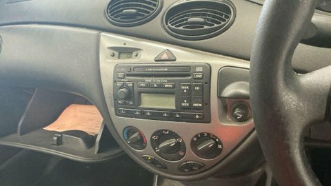 Ford Focus 1.4L Cl Red #9