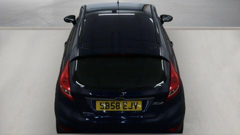 Ford Fiesta Hatchback Red #8