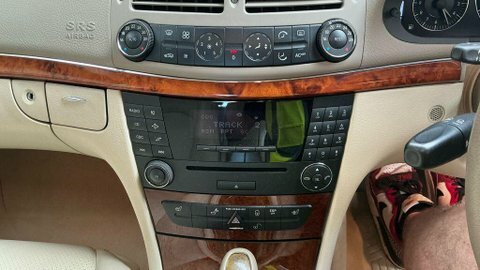 Mercedes-Benz E Class 2.1 E220 Cdi Avantgarde Silver #13
