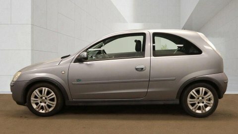 Vauxhall Corsa 1.2I 16V Active Red #6