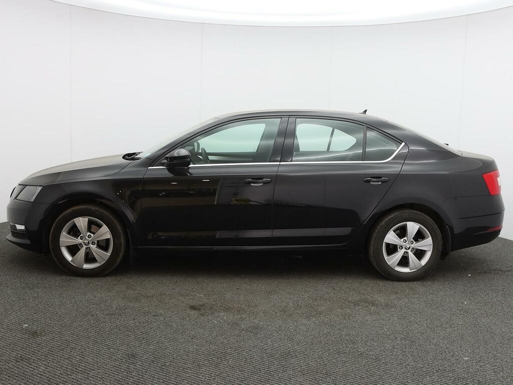 Skoda Octavia 1.0 Tsi Gpf Se Technology Hatchback Dsg GC19WVK Black #4