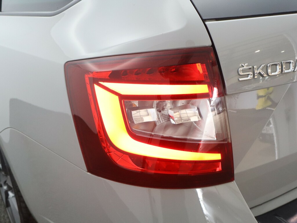 Skoda Octavia Octavia Vrs Tdi S-a Green #13