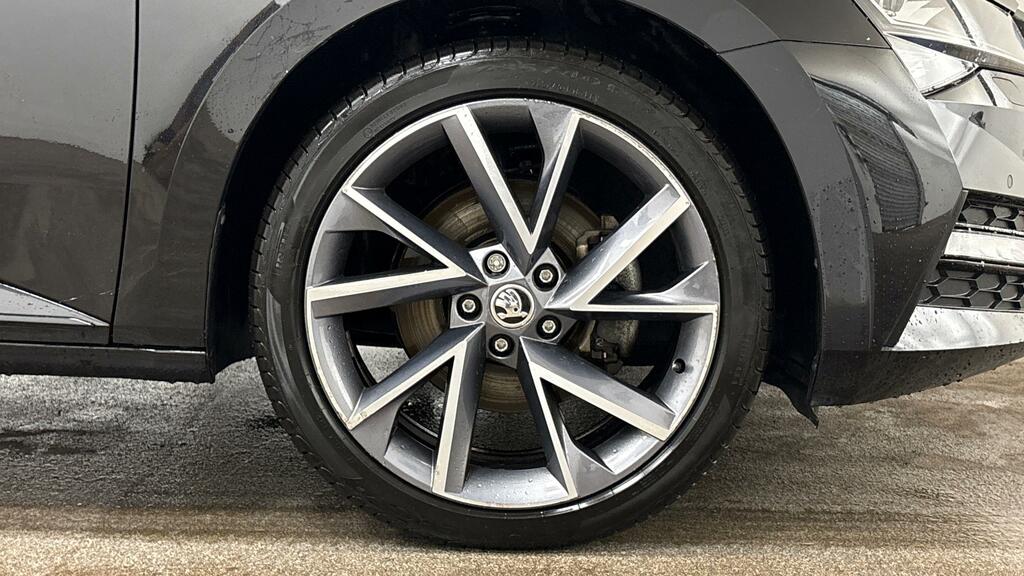 Skoda Superb 1.4 Tsi Iv 13Kwh Sportline Plus Estate Black #5