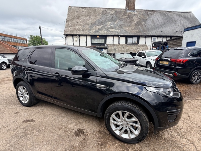 Land Rover Discovery Sport Td4 Se GJ67HUY Black #6