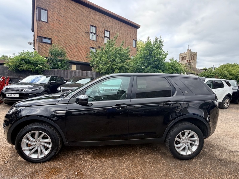 Land Rover Discovery Sport Td4 Se GJ67HUY Black #2