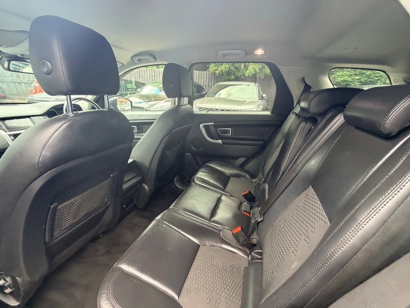 Land Rover Discovery Sport Td4 Se GJ67HUY Black #3