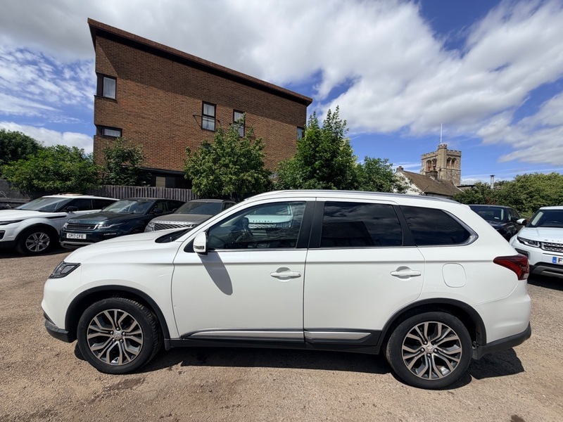 Mitsubishi Outlander Di-d Gx 3 White #3