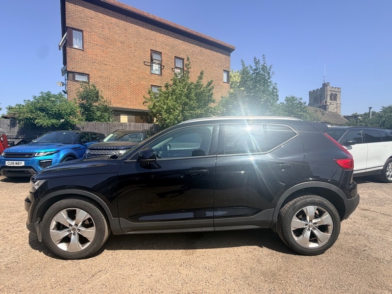Volvo XC40 T3 Momentum Black #5