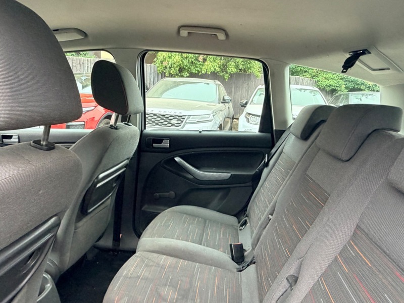 Ford C-Max Titanium Silver #16