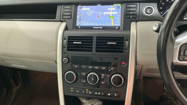 Land Rover Discovery Sport Td4 Se Tech Black #4