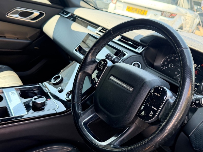 Land Rover Range Rover Velar S Black #3