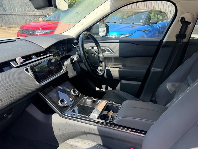 Land Rover Range Rover Velar Core White #4
