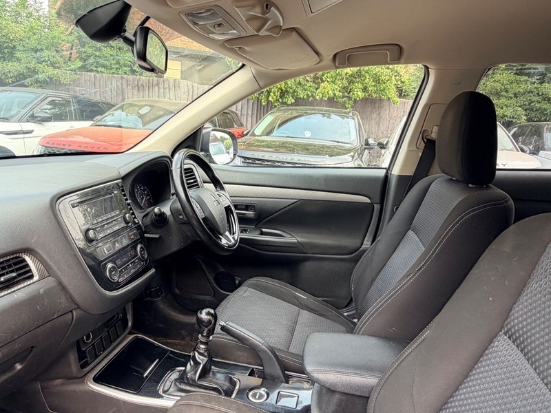Mitsubishi Outlander Di-d 3 Grey #2