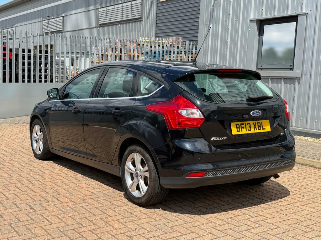 Ford Focus 1.6 Zetec Powershift Euro 5 Black #6