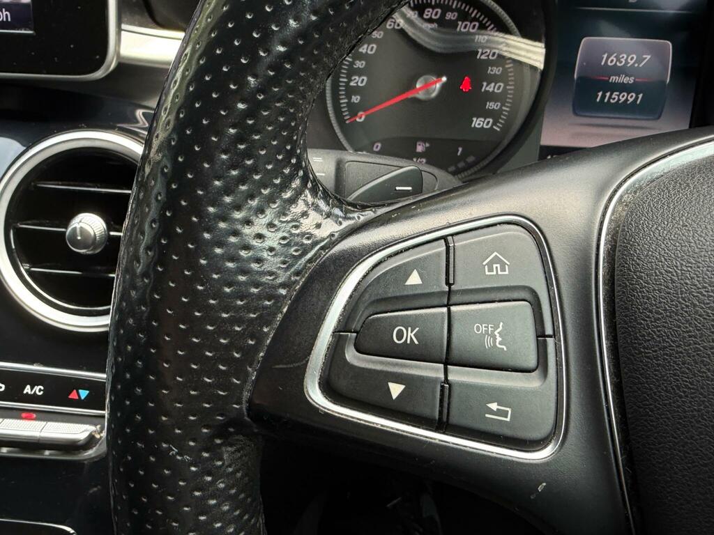Mercedes-Benz C Class Coupe White #41