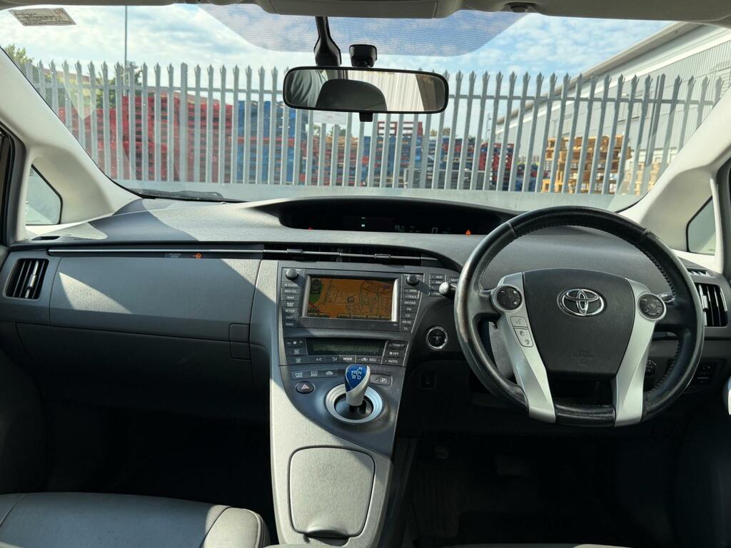 Toyota Prius 2010 10 T Red #28