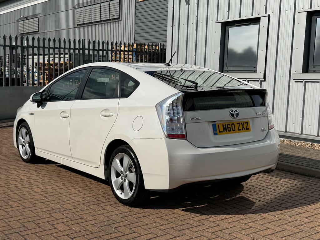 Toyota Prius 2010 10 T Red #54