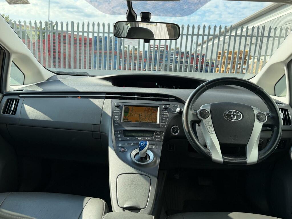 Toyota Prius 2010 10 T Red #27