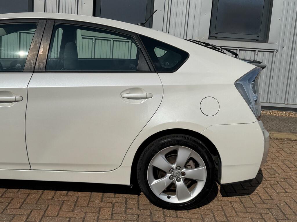 Toyota Prius 2010 10 T Red #56