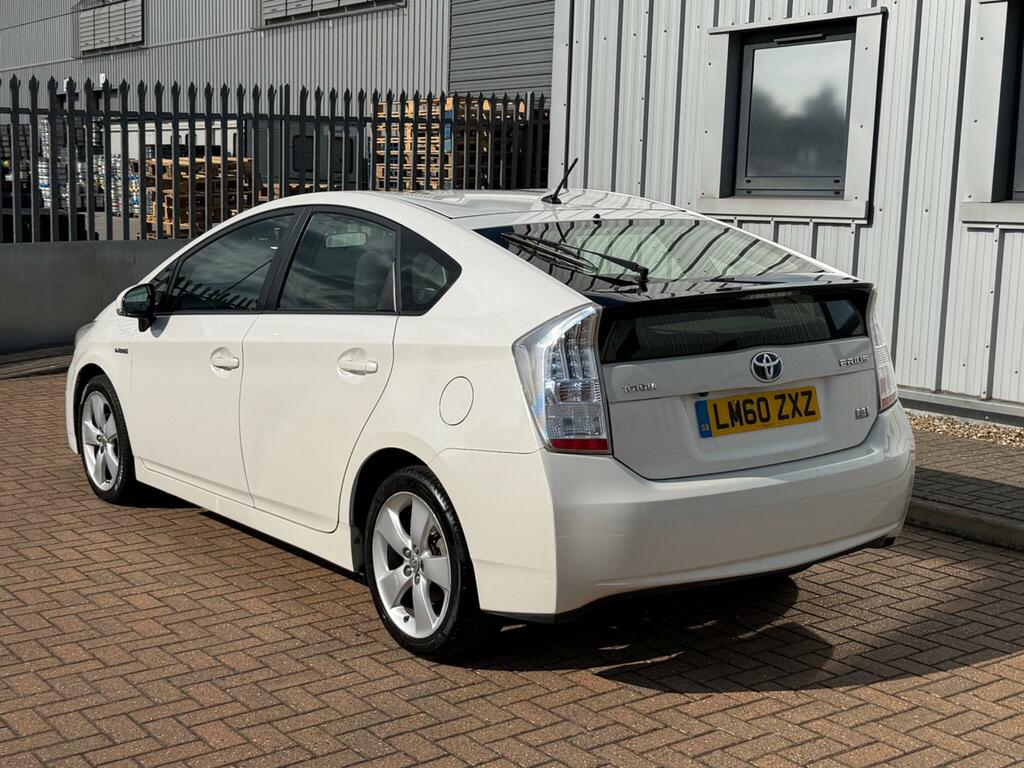 Toyota Prius 2010 10 T Red #53