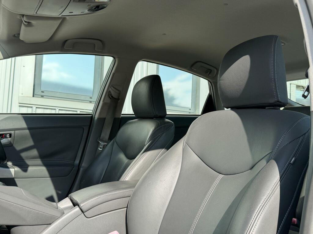 Toyota Prius 2010 10 T Red #43