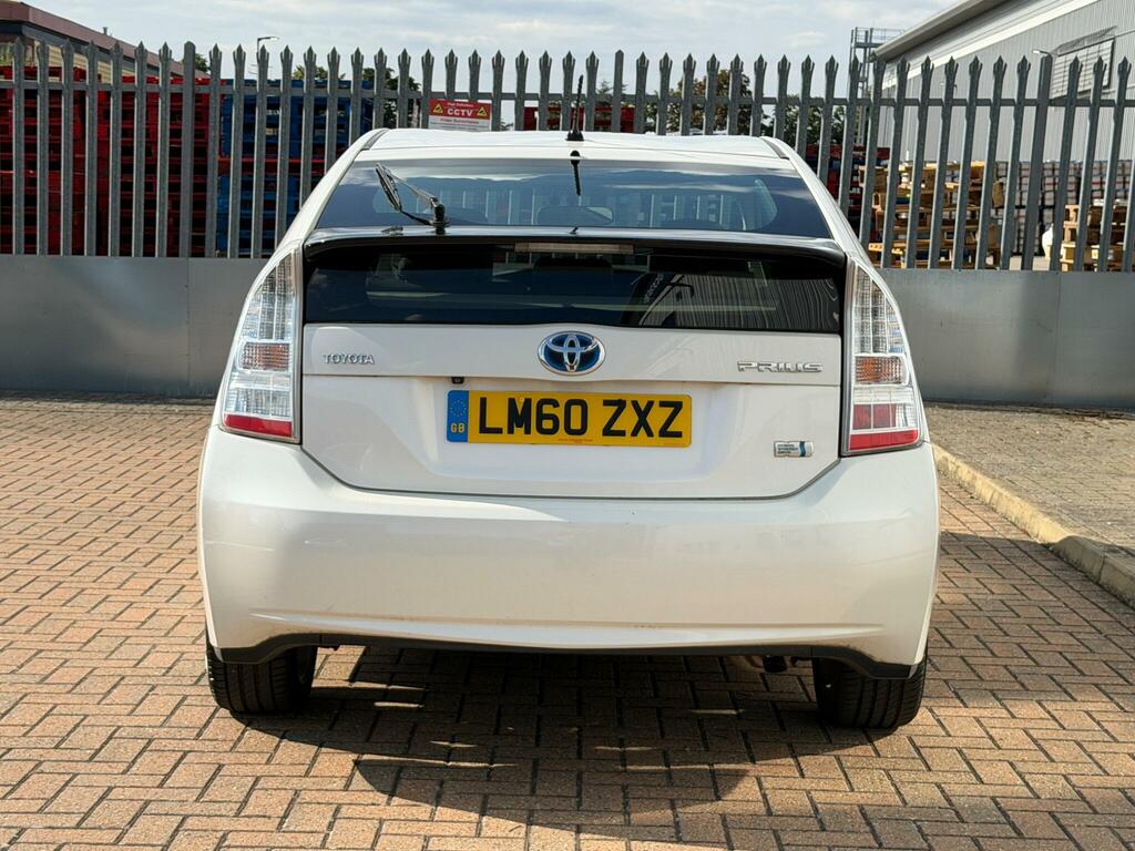 Toyota Prius 2010 10 T Red #51