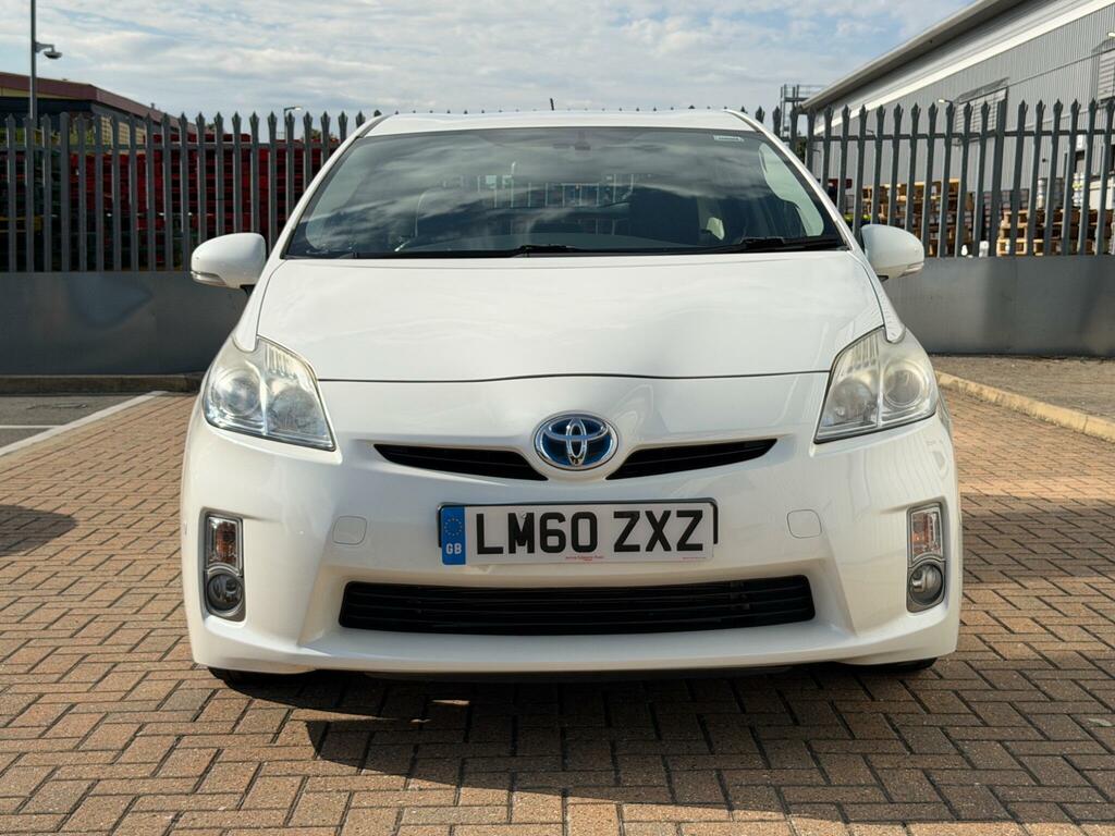 Toyota Prius 2010 10 T Red #8