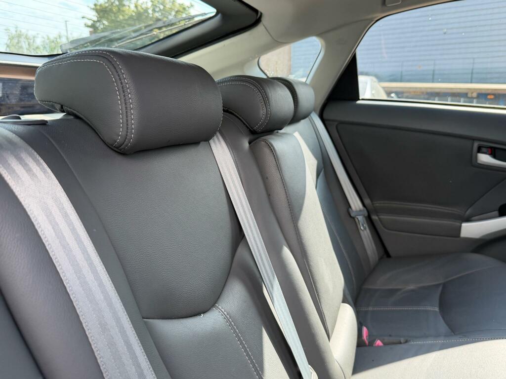 Toyota Prius 2010 10 T Red #30
