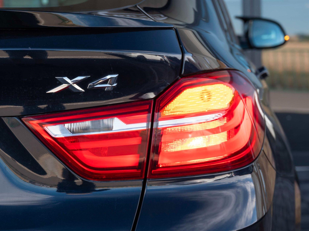 BMW X4 White #64