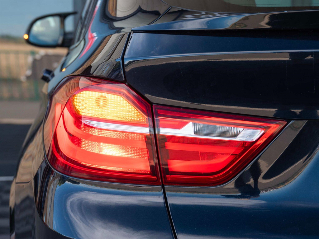 BMW X4 White #63