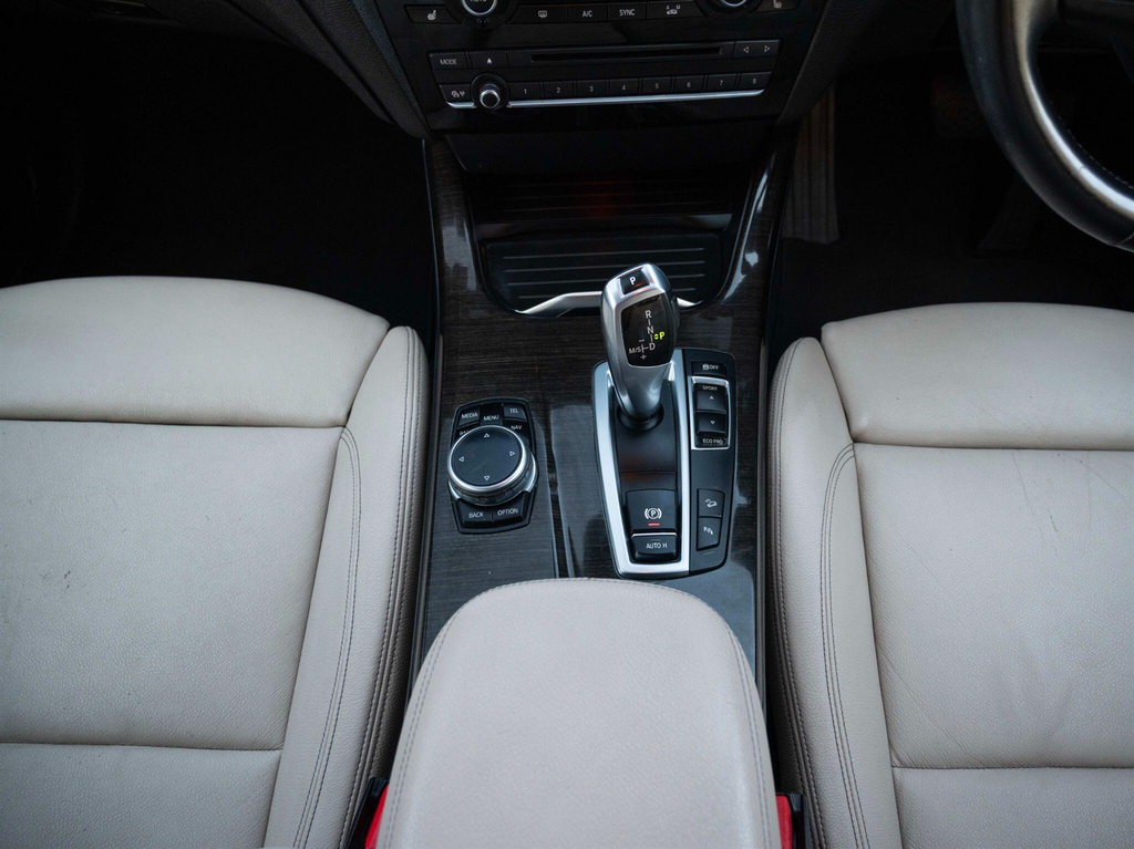 BMW X4 White #80