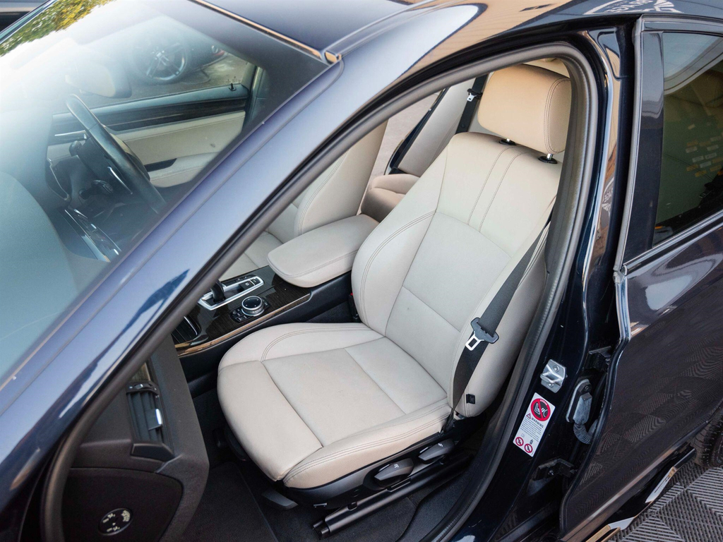 BMW X4 White #30