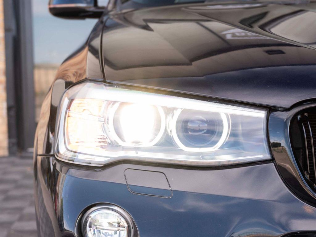 BMW X4 White #90