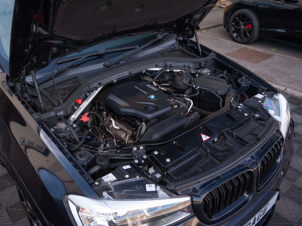 BMW X4 White #22