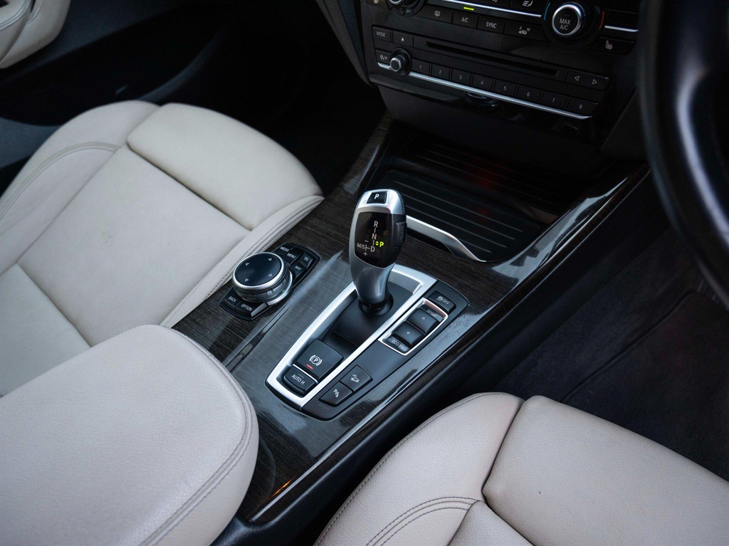 BMW X4 White #82
